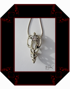 LilySeedorna-OrnamentumExMedio-Anhänger-Elfenheim-Fantasyschmuck-Gothic-Silber-Drachenschmuck_Lily-Seedorna-ist-eingetragenes-Markenzeichen LilySeedorna-OrnamentumExMedio-Anhänger-Elfenheim-Fantasyschmuck-Gothic-Silber-Drachenschmuck_Lily-Seedorna-ist-eingetragenes-Markenzeichen