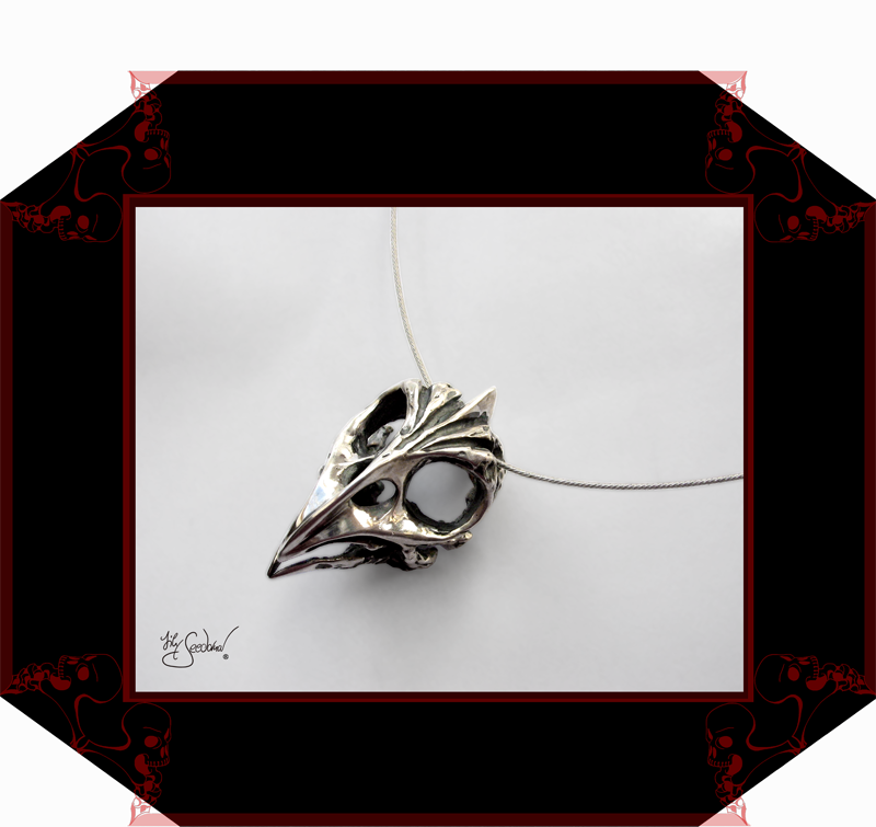 LilySeedorna-OrnamentumExMedio-Anhänger_Hähne-Vogelschädel-organisches_fantastisches_barockes_Design-Autorenschmuck-Fantasyschmuck-Gothic-Silber-Drachenschmuck-Lily-Seedorna_ist_eingetragenes_Markenzeichen