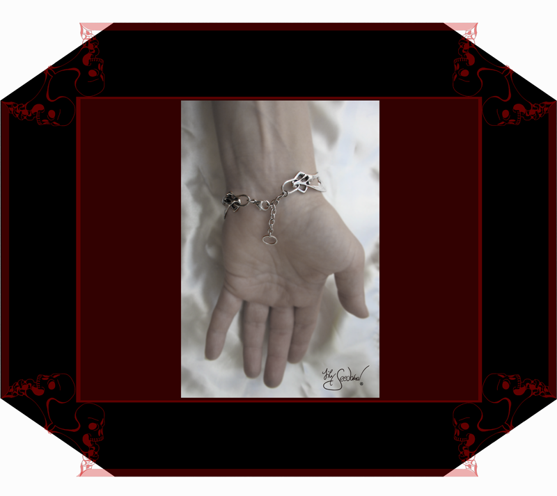 LilySeedorna-OrnamentumExMedio-Beltane_Armreif-Beltanefest-Armspange_Beltane-barockes_Design-Fantasyschmuck-Gothic-Silber-Drachenschmuck-Lily-Seedorna_ist_eingetragenes_Markenzeichen-1