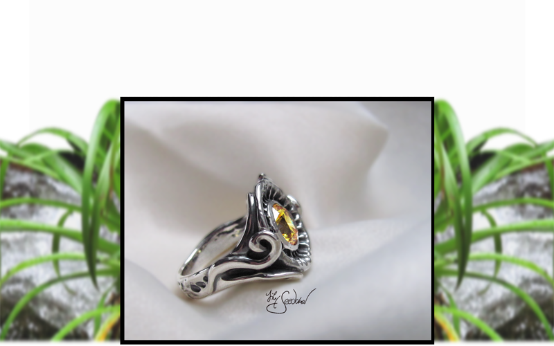 Lily Seedorna, SeebacherDesign, Blütenring in 925er Silber, Ring in Blütenform, florales barockes organisches Design, Gartenschmuck, Gothic, mit Zirkonia in sonnengelb, Lily Seedorna ist eingetragenes Markenzeichen